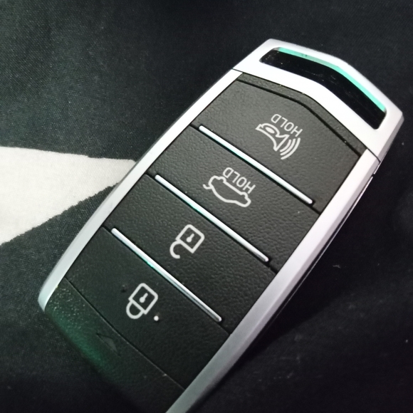 Hyundai Genesis key fob - Picture 4 of 4
